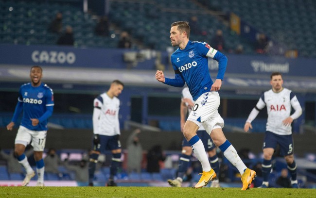 克雷斯送上 克雷斯送上